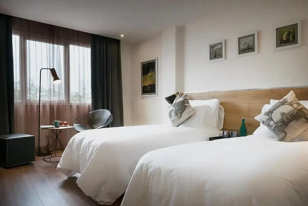 C Central Hotel- De Tham Bui Vien Walking Street Ho Chi Minh City 3*,